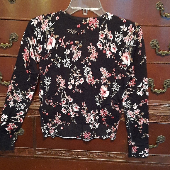 White House Black Market sweater NWT - Picture 4 of 6